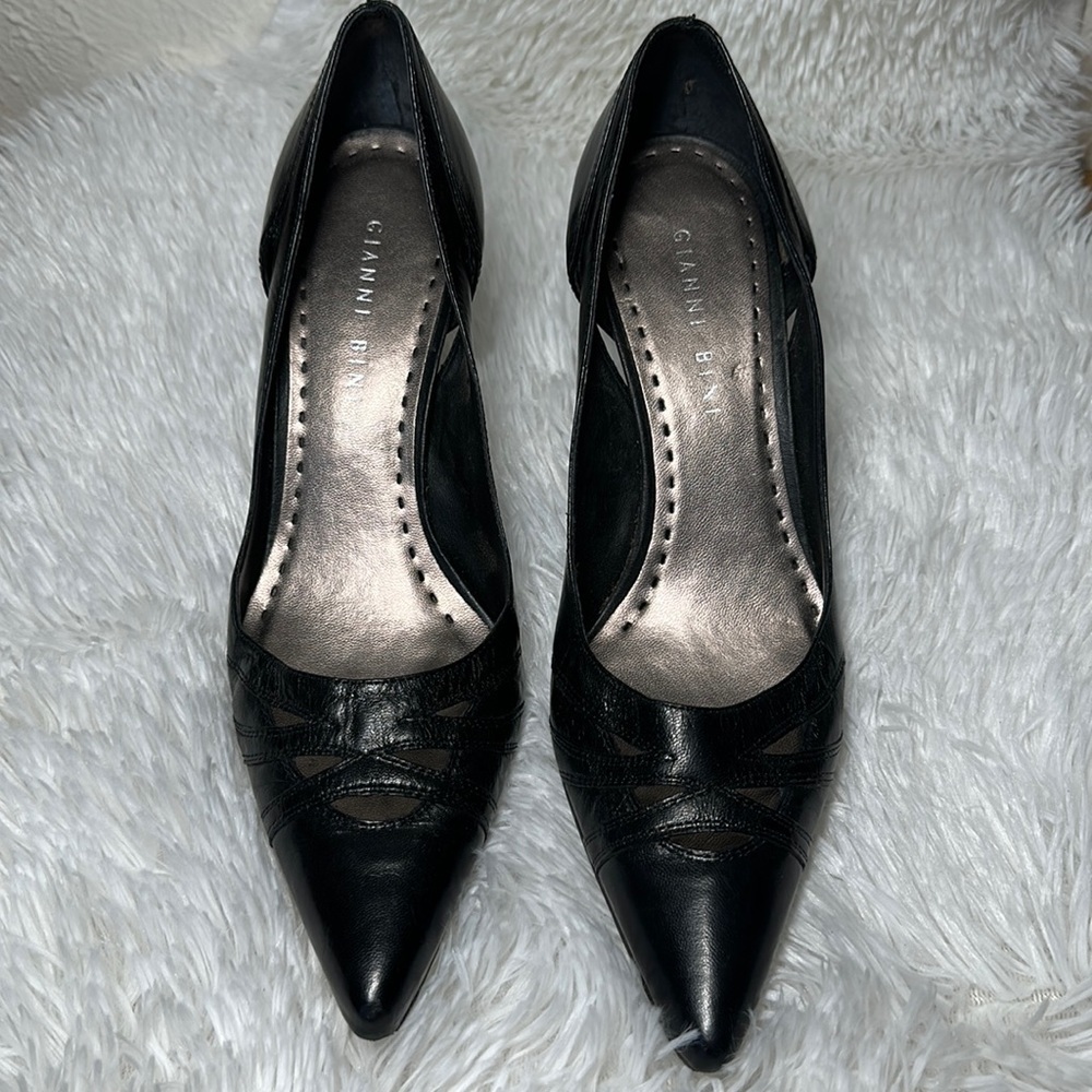 Gianni Bini Pointy Toe Heels 10M